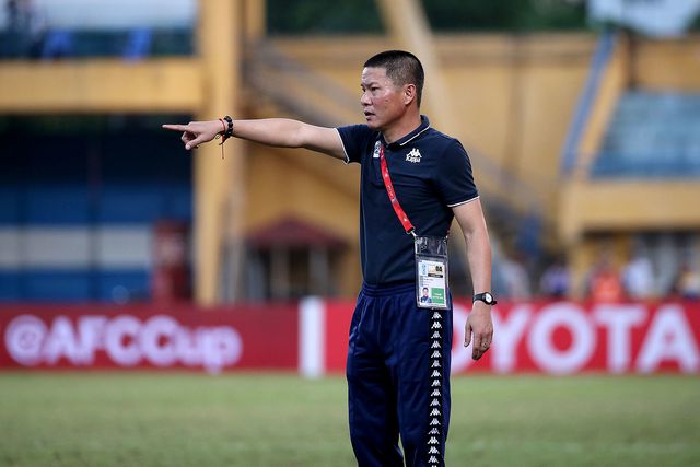 HLV Chu Đình Nghiêm chưa hài lòng dù CLB Hà Nội thắng trận