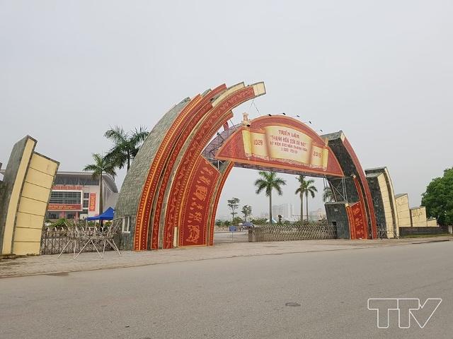 Cổng chào tại Khu vực Trung tâm Triển lãm - Hội chợ - Quảng cáo tỉnh đã hoàn tất.