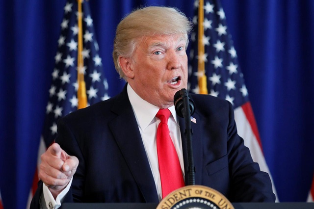 Tổng thống Trump sẽ không cắt giảm trợ cấp dành cho lực lượng an ninh El Salvador, Guatemala và Honduras. Ảnh: Reuters