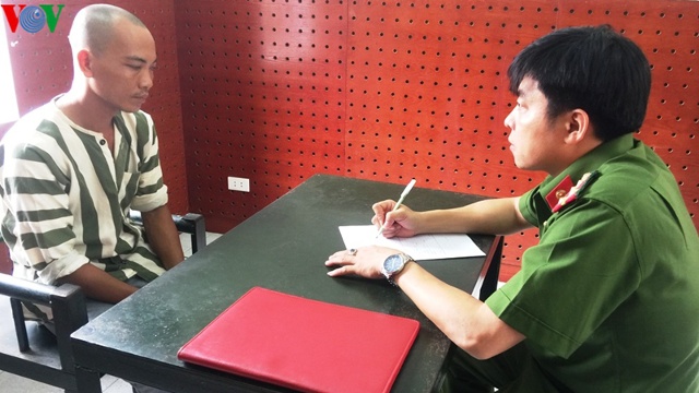 Đối tượng Phạm Văn Dương tại cơ quan công an.