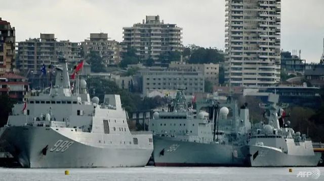 Ba tàu chiến Trung Quốc tại cảng Sydney, Australia (Ảnh: AFP)
