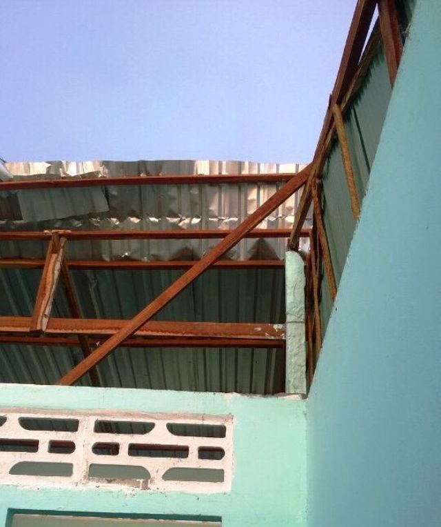 Mưa lớn kèm lốc xoáy trong 2 ngày qua đã làm gần 200 căn nhà ở An Giang, Đồng Tháp bị sập và tốc mái (ảnh minh họa)