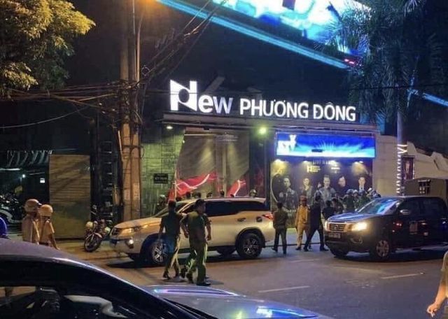 Vũ trường New Phương Đông lãnh phạt 88 triệu đồng do kinh doanh hàng nhập lậu, không có giấy chứng nhận đủ điều kiện đảm bảo an ninh, trật tự... (ảnh: Công an kiểm tra đột xuất vũ trường New Phương Đông rạng sáng 20/5)