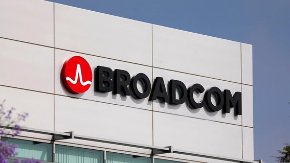 Broadcom và các nhà sản xuất chip của Mỹ sẽ chịu tác động xấu từ lệnh cấm vận Huawei. (Ảnh: Reuters)