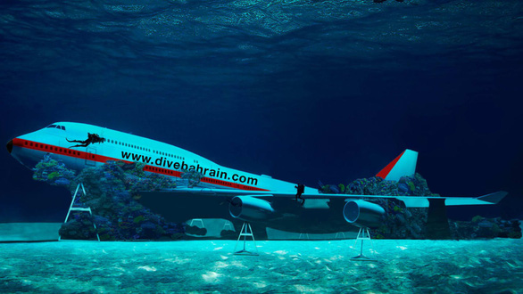Mô hình chiếc máy bay sau khi được dùng để tạo ra điểm du lịch lặn tại Bahrain - Ảnh: CNN