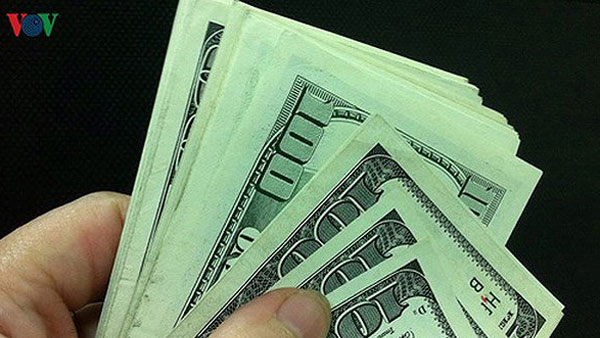 Tại một số NHTM, giá USD giảm từ 5 - 20 đồng.