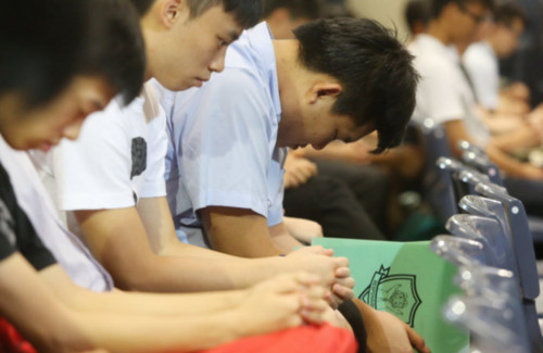 HS Hong Kong lo lắng trước tương lai của bản thân và áp lực từ gia đình
