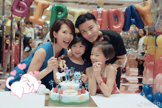 Gia đình hạnh phúc của Thái Thiếu Phân và Trương Tấn