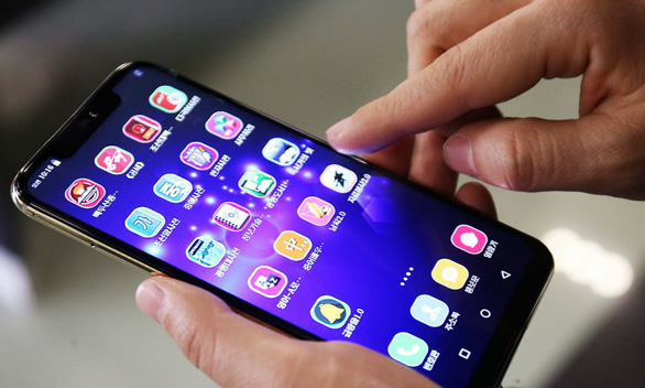 Mẫu smartphone Pyongyang 2425 của Triều Tiên - Ảnh: DAILY MAIL/PEN NEWS