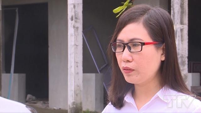  C&ocirc; gi&aacute;o L&ecirc; Thị Ngoan- Ph&oacute; hiệu trưởng trường THCS Quang Trung, th&agrave;nh phố Thanh H&oacute;a:  "C&ocirc;ng tr&igrave;nh x&acirc;y dựng dở dang rất l&atilde;ng ph&iacute;, c&ocirc; v&agrave; tr&ograve; nh&agrave; trường rất mong muốn được dạy v&agrave; học trong ng&ocirc;i trường mới. Đề nghị th&agrave;nh phố đẩy nhanh tiến độ x&acirc;y dựng "