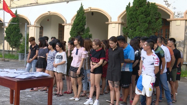 C&aacute;c đối tượng tại cơ quan c&ocirc;ng an.