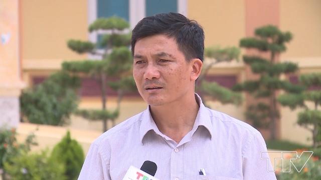 &Ocirc;ng H&agrave; Tiến Dũng- Chủ tịch UBND x&atilde; Vĩnh An, huyện Vĩnh Lộc:  "Được sự ủng hộ đồng l&ograve;ng, nh&acirc;n d&acirc;n rất t&iacute;ch cực, nhi&ecirc;u hộ hiến đ&aacute;t thổ cư h&agrave;ng trăm m2 l&agrave;m đường, đất sx c&oacute; hộ hiến 1.500m2 l&agrave;m giao th&ocirc;ng nội đồng, n&ocirc;ng th&ocirc;n