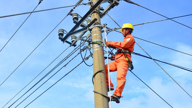 Nhiều dự án ngành điện đang chậm tiến độ, kéo theo nguy cơ thiếu điện toàn khu vực miền Nam ngay từ năm 2020. Ảnh minh hoạ.