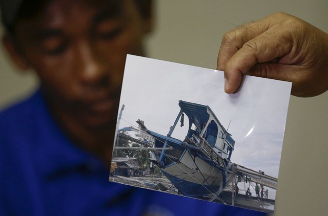 Một bức ảnh tàu cá Filipino bị phá hủy sau vụ va chạm được công bố trong cuộc họp báo tại Manila, Philippines ngày 17/6. Ảnh: AP