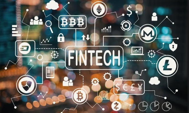 Khung pháp lý của Việt Nam đối với Fintech còn sơ khai. Ảnh minh họa: KT.