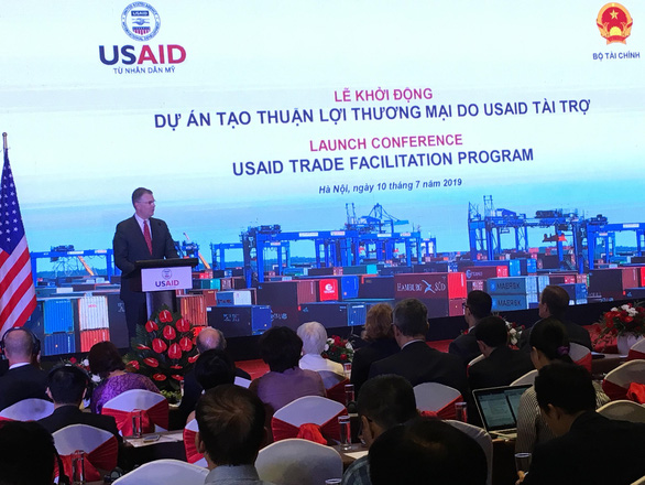 Ông Daniel J. Kritenbrink, Đại sứ Hoa Kỳ tại Việt Nam phát biểu khi khai mạc lễ ký kết khởi động dự án - Ảnh L.THANH