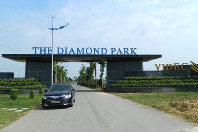 The Diamond Park do Công ty Cổ phần Tập đoàn VIDEC (tên gọi trước đây là Công ty Cổ phần Đầu tư thiết kế và xây dựng Việt Nam) làm chủ đầu tư được UBND huyện Mê Linh phê duyệt quy hoạch từ năm 2008.