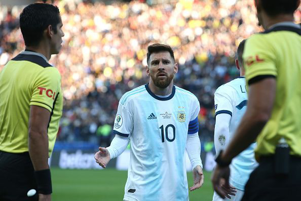 Lionel Messi tạo "phốt " ở Copa America khi nhận thẻ đỏ và có phát ngôn gây shock. (Ảnh: Getty)