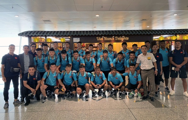 Sáng nay (15/7), ĐT U18 Việt Nam đã sang Nhật Bản tập huấn nhằm chuẩn bị cho giải U18 Đông Nam Á 2019 và VL U19 châu Á 202