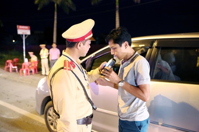 Khi BAC (nồng độ cồn trong máu) = 20 mg/100 mL thì nguy cơ xảy ra tai nạn giao thông cao gấp 3 lần khi không sử dụng bia rượu. Ảnh minh hoạ.