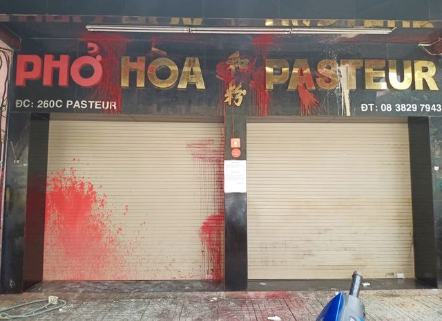 Quán phở Hoà xảy ra vụ tạt sơn