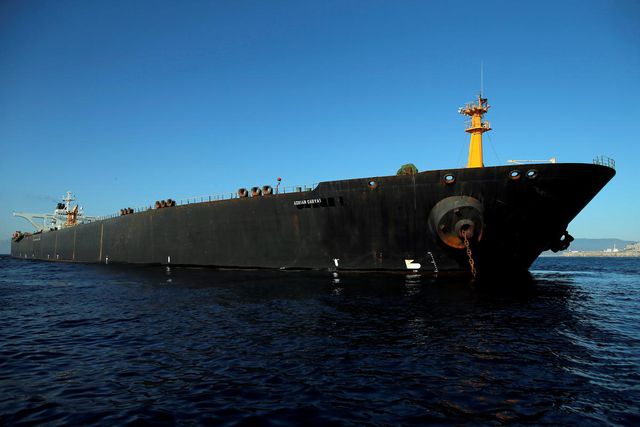 Siêu tàu dầu đã đổi tên thành Adrian Darya 1 và mang cờ Iran (Ảnh: Reuters)