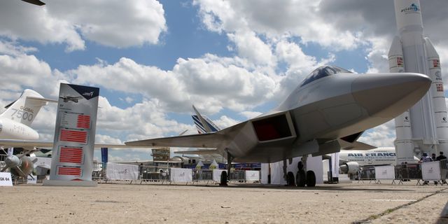 Mô hình máy bay chiến đấu tàng hình mới do Thổ Nhĩ Kỳ tự sản xuất (Ảnh: Tass)