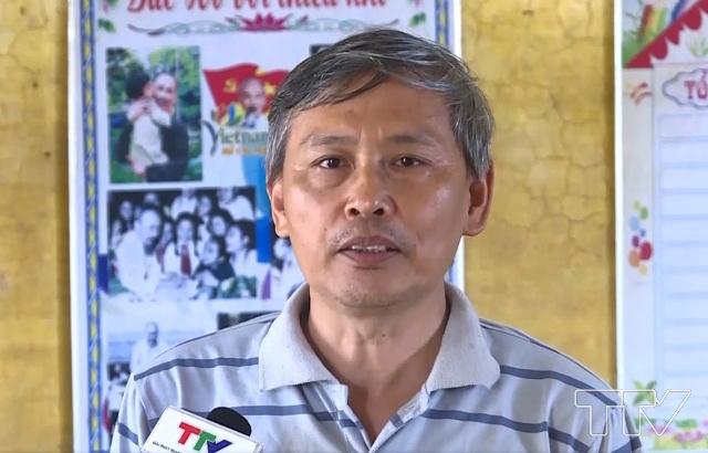 Thầy giáo Vũ Đức Toàn- Hiệu trưởng Trường Tiểu học và THCS Cẩm Lương, huyện Cẩm Thủy:  &quot;Năm nay là năm thứ 3 liên tục nhà trường bị ảnh hưởng bởi những cơn mưa lũ, nên càng ngày càng thêm khó khăn. Trong khi đó nhà trường quy mô nhỏ, đội ngũ cán bộ giáo viên chỉ có 20 người nên việc khắc phục khó khăn rất khó &quot;