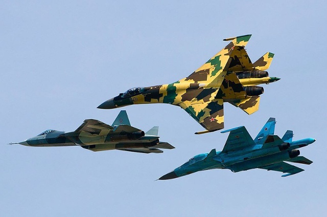Su-35S, Su-34 và T-50 bay cùng nhau. Ảnh: Sputnik
