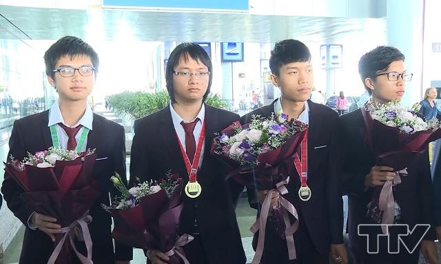 4 học sinh Trường THPT chuyên Lam Sơn tham dự các Kỳ thi Olimpic Quốc tế đều đã giành được Huy chương.