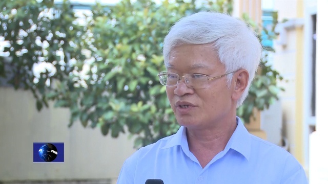 Ông Lê Huy Việt- Phó chủ tịch hội quy hoạch phát triển đô thị Thanh Hoá:  "Trong khu vực hồ Thành bây giờ đang còn nhiều chỗ chúng ta chưa khai thác đúng nghĩa, do đó cần phải tập trung nghiên cứu. Phương án mà tư vấn đưa ra tôi thấy các khu chức năng như thế cơ bản là hợp lý, phần nào để dành cho công sở nhà nước và doanh nghiệp, cái thứ hai là khu vực dân cư là không thể cải tạo được thì mình có thể chấp nhận nhưng phải cải tạo chỉnh trang hạ tầng để đảm bảo người dân đô thị thì phải được hưởng hạ tầng đô thị "