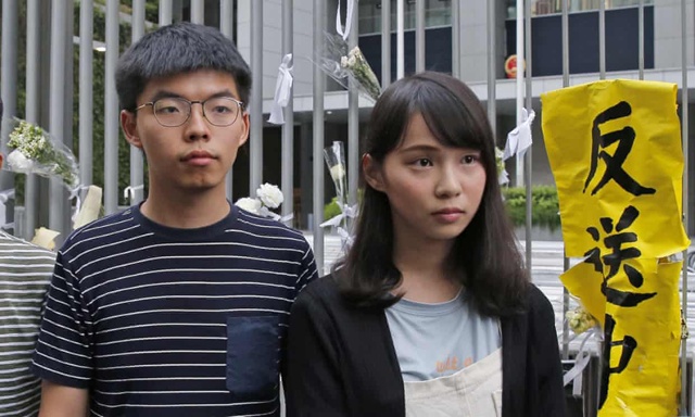 Joshua Wong và Agnes Chow đã bị cảnh sát bắt giữ. Ảnh: AP