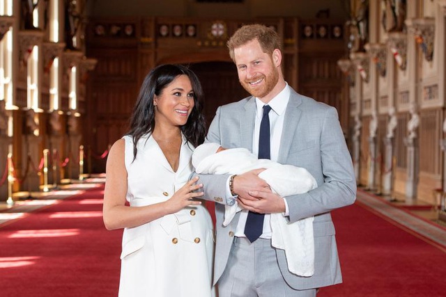 Vợ chồng Hoàng tử Harry quyết định rút khỏi vai trò thành viên cấp cao của Hoàng gia Anh. (Ảnh: Reuters)
