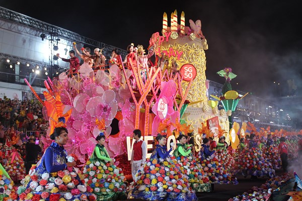Lễ diễu hành đường phố Chingay Parad tại Singapore