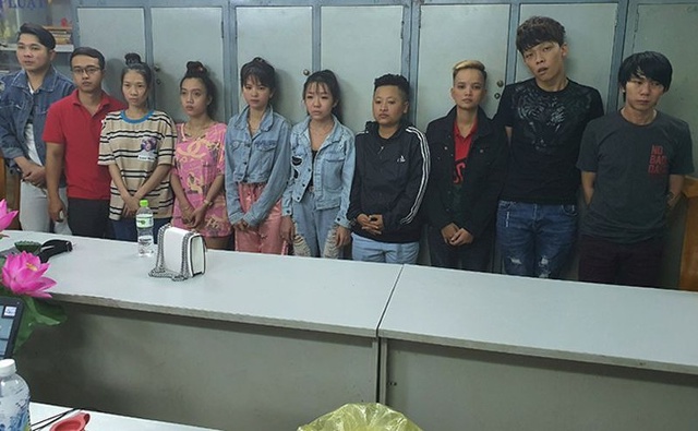 Nhóm đối tượng tại cơ quan công an.