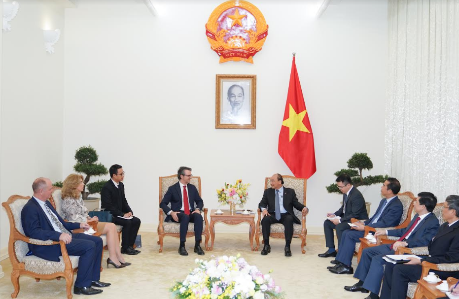 Thủ tướng Nguyễn Xuân Phúc tiếp Đại sứ, Trưởng phái đoàn EU tại Việt Nam - Ảnh: VGP/Quang Hiếu
