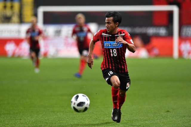 Chanathip Songkrasin hiện l&agrave; ng&ocirc;i sao của giải nh&agrave; nghề Nhật Bản J-League 1