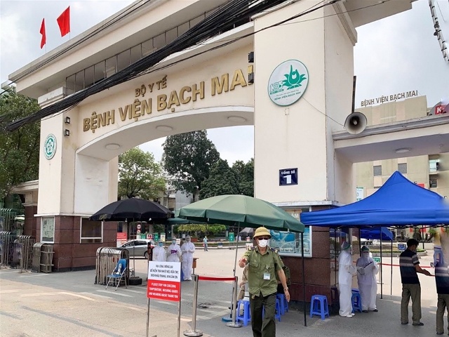Bộ Y tế, Bộ Công an, UBND TP Hà Nội, UBND TP Hồ Chí Minh tập trung, dồn lực xử lý triệt để các “ổ dịch” như tại Bệnh viện Bạch Mai, quán bar Buddha