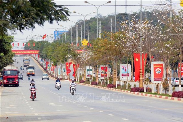 Tuyến Quốc lộ 6 dẫn vào thành phố Sơn La. Ảnh: Quang Quyết/TTXVN