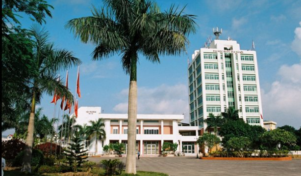 Khuôn viên trường Đại học Quốc gia Hà Nội