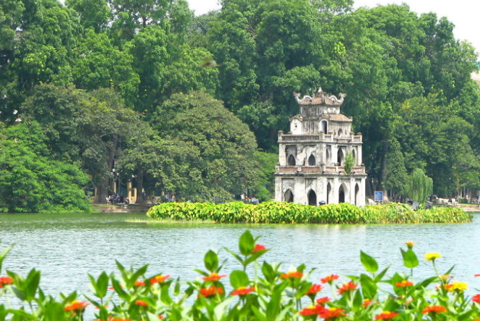 Hà Nội ngày nắng, chiều tối và đêm có mưa rào và dông vài nơi.