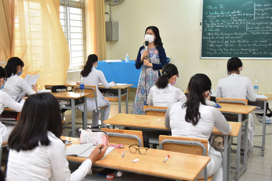 Học sinh lớp 12 Trường THPT Mạc Đĩnh Chi (TP HCM) đang &ocirc;n thi cho kỳ thi tốt nghiệp THPT 2020.Ảnh: TẤN THẠNH