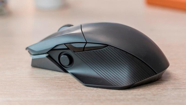 Chuột không dây đang ngày càng phổ biến vì sự tiện ích mang lại cho người dùng. (Ảnh: Tech Advisor)