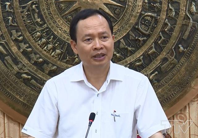 Đồng chí Bí thư Tỉnh uỷ yêu cầu UBND tỉnh tập trung cao để chỉ đạo, điều hành về phát triển kinh tế và giao các đồng chí Uỷ viên Ban Thường vụ phụ trách các huyện thành lập các tổ kiểm tra, giám sát thường xuyên việc thực hiện nhiệm vụ được giao. 