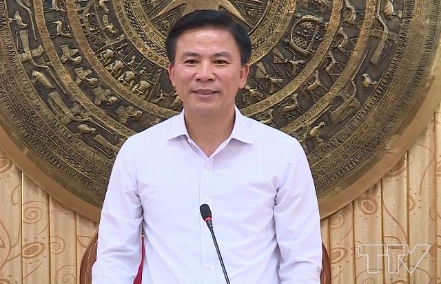 Đồng chí Phó Bí thư Thường trực Tỉnh ủy, Trưởng Đoàn ĐBQH tỉnh Đỗ Trọng Hưng phát biểu tại hội nghị