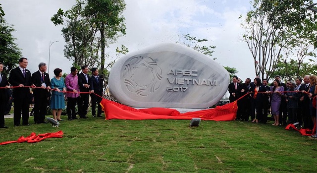 Công viên APEC được khánh thành vào năm 2017. Đây là công trình chào mừng Tuần lễ Cấp cao APEC 2017 được tổ chức tại TP. Đà Nẵng.