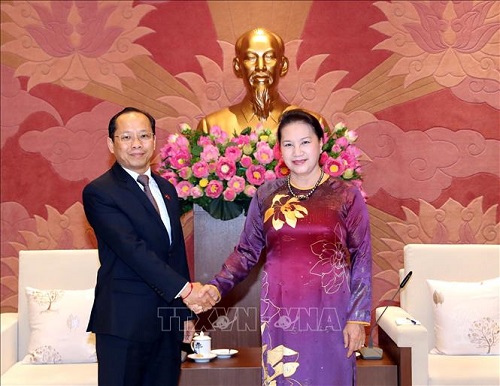 Chủ tịch Quốc hội Nguyễn Thị Kim Ngân và Đại sứ Campuchia Chay Navuth.- Ảnh: TTXVN