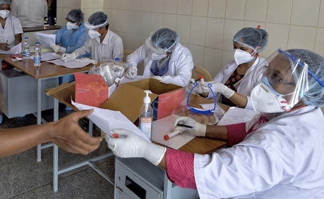 Một cơ sở xét nghiệm Covid-19 tại Ấn Độ. Ảnh: NDTV.