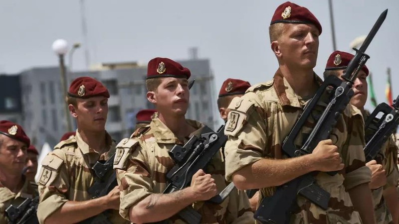  eu trien khai luc luong dac nhiem ho tro chong khung bo o chau phi hinh 1 C&aacute;c lực lượng ph&aacute;p được triển khai tới Mali trong khu&ocirc;n khổ chiến dịch Barkhane. Ảnh: France 24