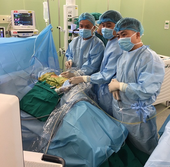 Tán sỏi thận qua da là phương pháp nội soi mới, được chỉ định điều trị sỏi thận, sỏi bể thận-niệu quản hiệu quả. Ảnh: VGP/Mai Thanh